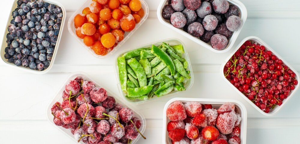 5 Healthy Reasons This Nutritionist Buys Frozen Fruits and Veggies